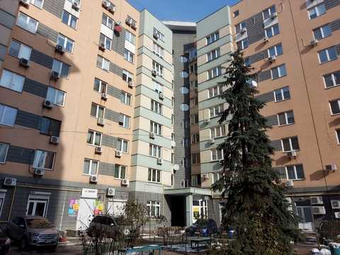 квартира за адресою Раїси Окіпної вул., 8