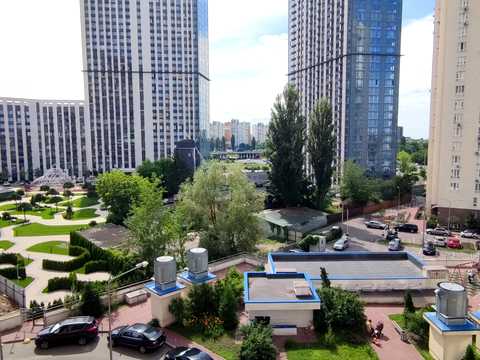 квартира за адресою Академіка Глушкова просп., 9-В