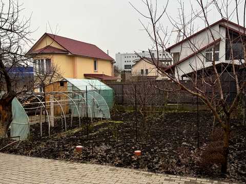 будинок за адресою Нижня берегова
