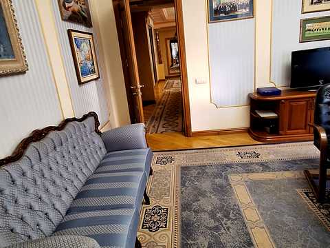 комерційна за адресою Братів Рогатинців вул., 18