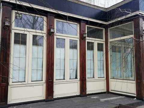 коммерческая по адресу Героїв Майдану ул. (Театральна), 10