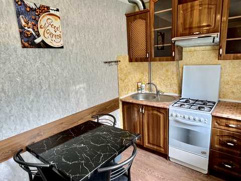 квартира по адресу Листопадная ул., 4