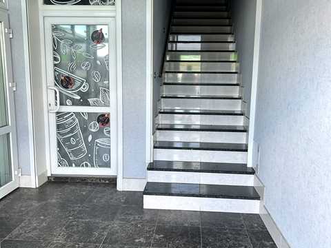 комерційна за адресою Поповича, 8А/1