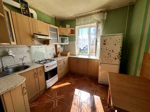 квартира за адресою Каштанова вул., 8