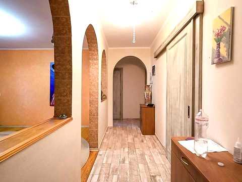 квартира за адресою Євгена Танцюри вул. (Генерала Петрова), 22а