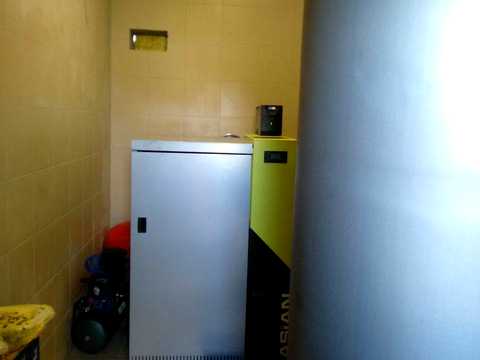 будинок за адресою Центральна, 1
