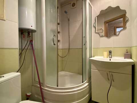 квартира за адресою Космічна вул., 5
