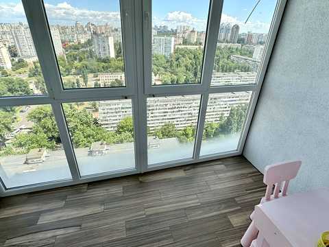 квартира за адресою Миколи Ушакова вул., 1-Г