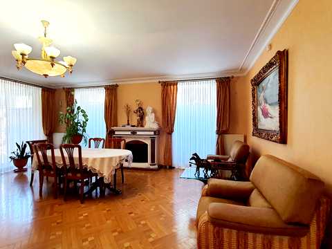 будинок за адресою Тіниста вул., 16