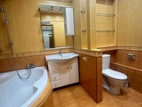 квартира за адресою Верховинна вул., 35
