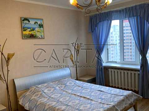 квартира за адресою Анни Ахматової вул., 31