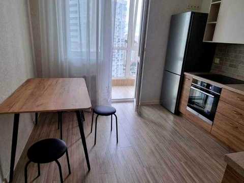 квартира за адресою Ревуцького вул., 40-В