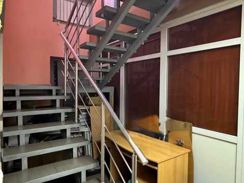 комерційна за адресою Володимира Моссаковського вул. (Клари Цеткін), 1