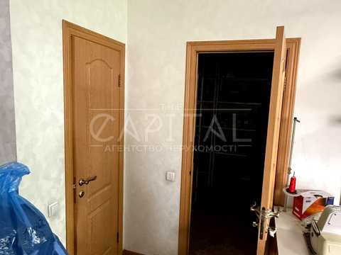 комерційна за адресою Градинська вул., 11