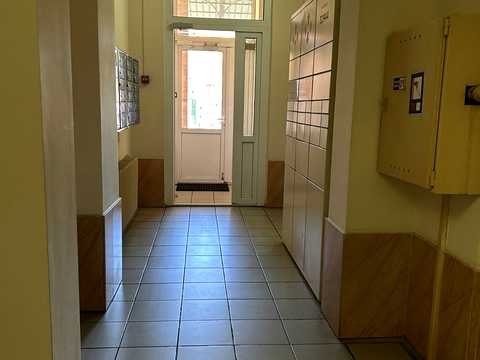 комерційна за адресою Київ, Осіння вул., 33