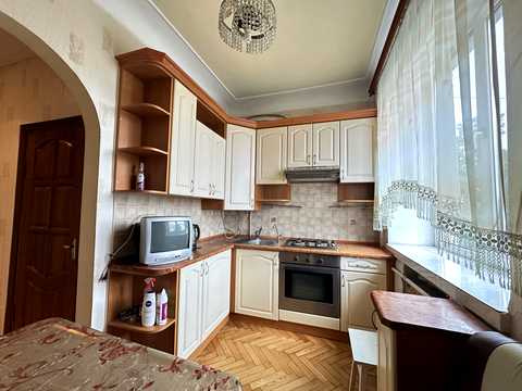 квартира за адресою Броварна вул., 14