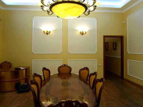 комерційна за адресою Дмитра Яворницького просп. (Карла Маркса), 99
