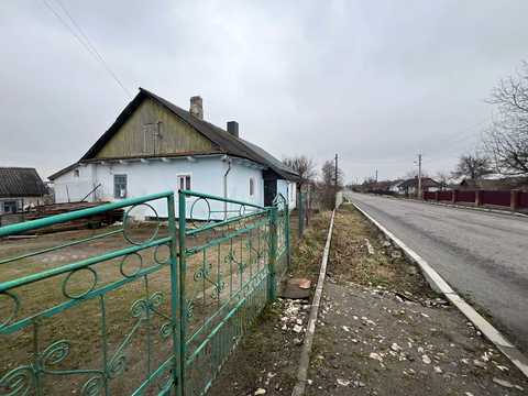 дом по адресу Шкільна, 13