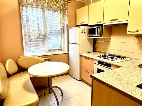 квартира за адресою Незалежності бульв. (50 років Жовтня), 11