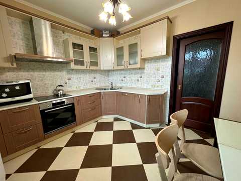 квартира за адресою Салютна вул., 1-Б