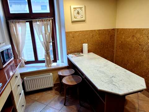 комерційна за адресою Братів Рогатинців вул., 18