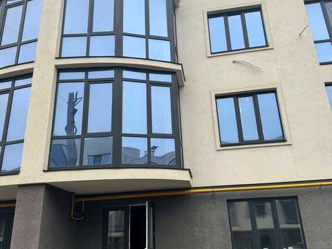 комерційна за адресою Захисників, 19