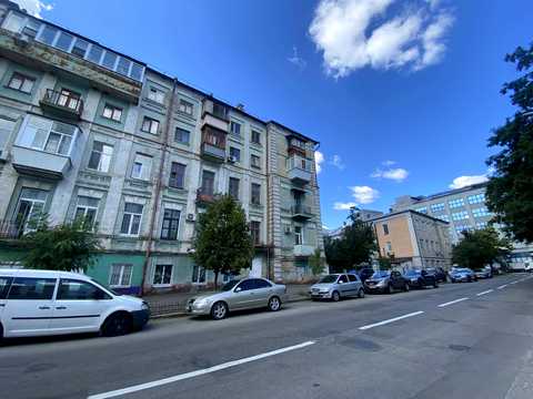 комерційна за адресою Казарменна вул. (Григорія Андрющенка), 7/19