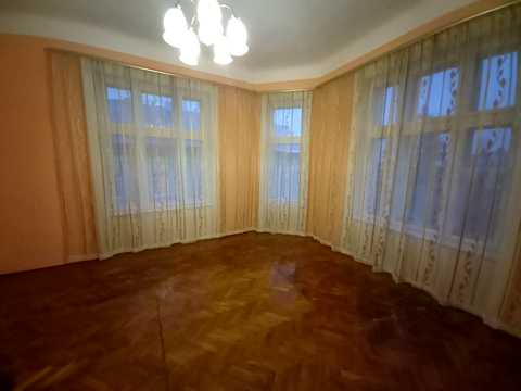 квартира за адресою Садовського вул., 3