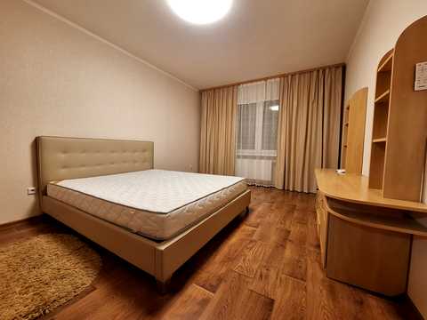 квартира за адресою Ревуцького вул., 54