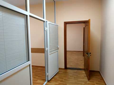 комерційна за адресою Героїв Небесної Сотні вул. (Федька), 3