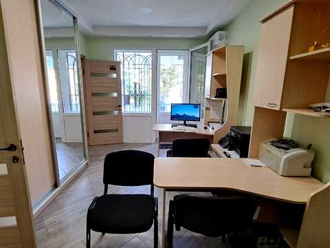 комерційна за адресою Мінеральна вул., 7-Е