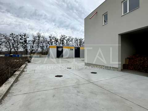 комерційна за адресою Соборна вул., 305