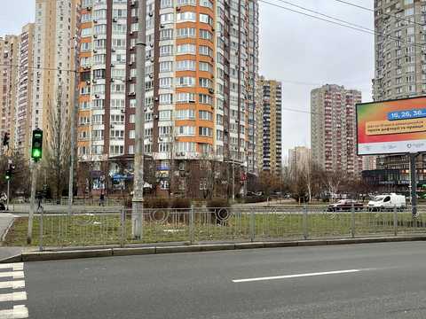 комерційна за адресою Анни Ахматової вул., 32/18