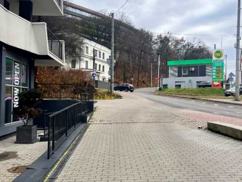 комерційна за адресою Василя Стуса вул. (Островського), 51-53