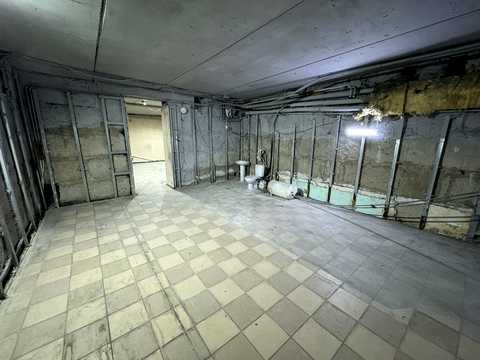 коммерческая по адресу Небесной Сотни ул. (Ленина), 61