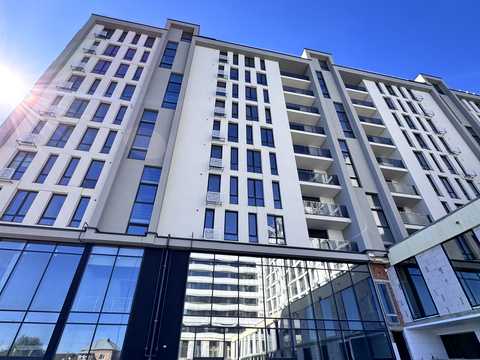 квартира за адресою Надрічна вул., 8