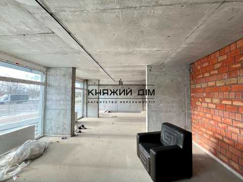 комерційна за адресою Дніпровська набережна вул., 17В