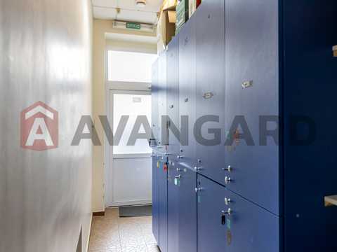 комерційна за адресою Миколи Амосова вул., 4