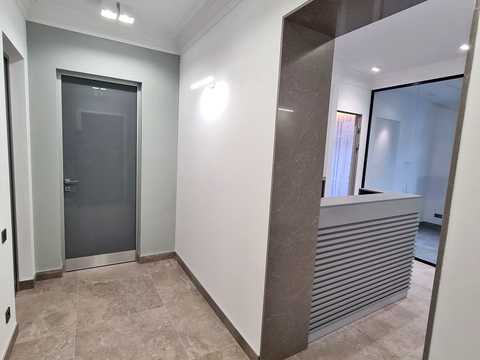 комерційна за адресою Інститутська вул., 16