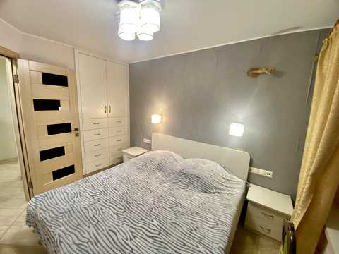 квартира за адресою Космонавтів вул., 54