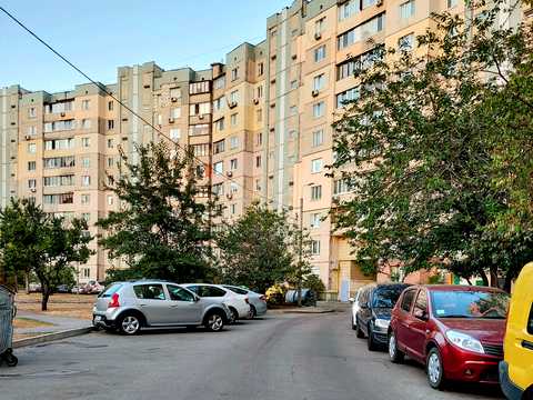 квартира за адресою Ревуцького вул., 24/4