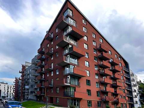 комерційна за адресою Малоголосківська вул., 28