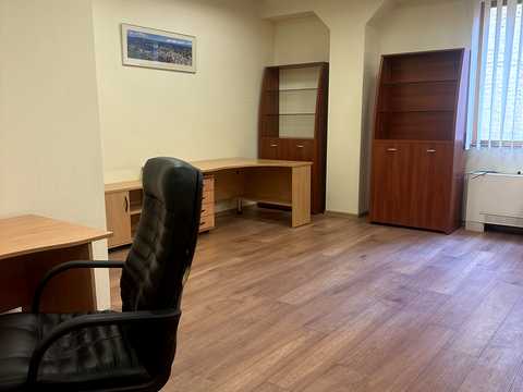 комерційна за адресою Васильківська вул., 62/64