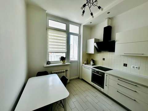 квартира за адресою Гната Хоткевича вул. (Червоногвардійська), 8