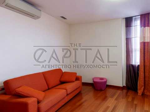 квартира за адресою Шота Руставелі вул., 44