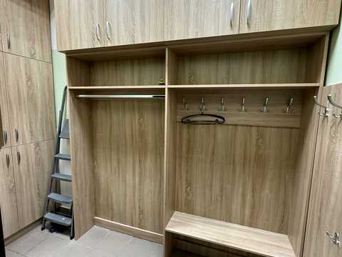 комерційна за адресою Дмитрівська вул., 75