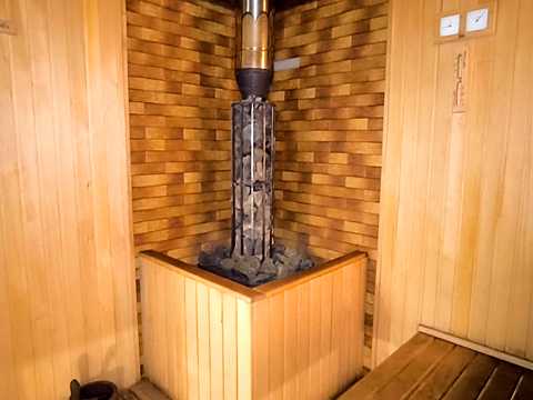 комерційна за адресою смт. Іванків, Проскури вул., 86