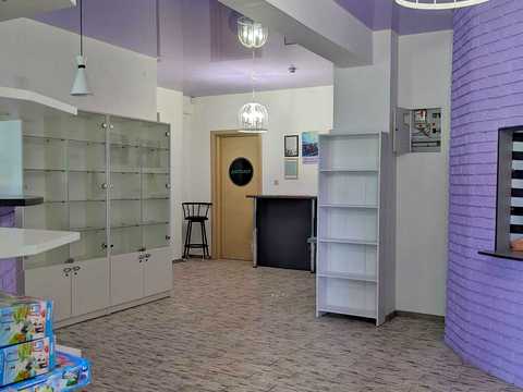 комерційна за адресою Кам'янецька вул., 118