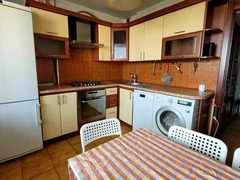 квартира за адресою Михайла Брайчевського вул. (Металістів), 1