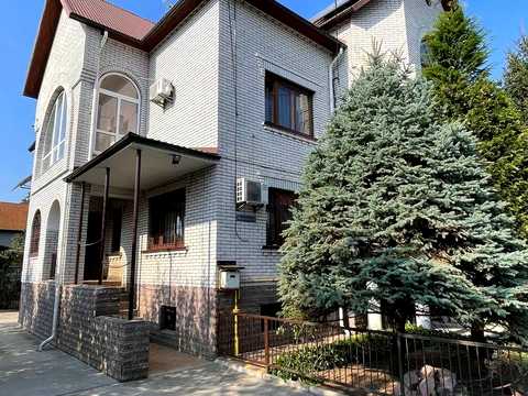 будинок за адресою Молодіжна вул.